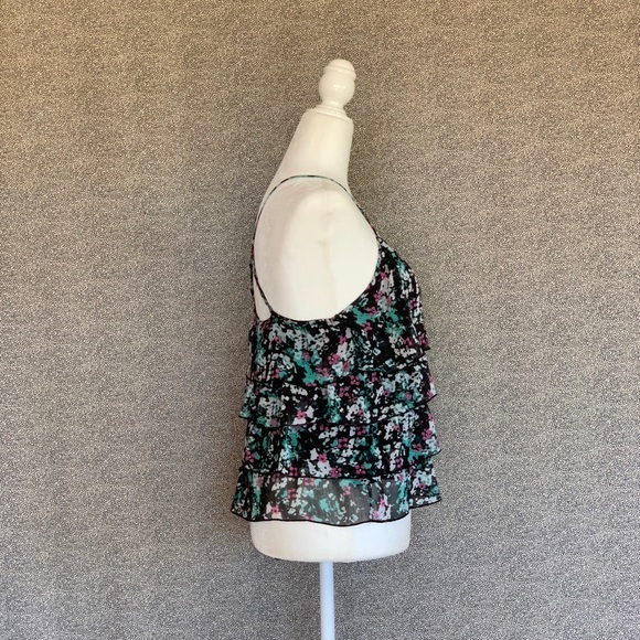 ✨💫Dark Floral Layered Ruffle Top💫✨ - Picture 2 of 3